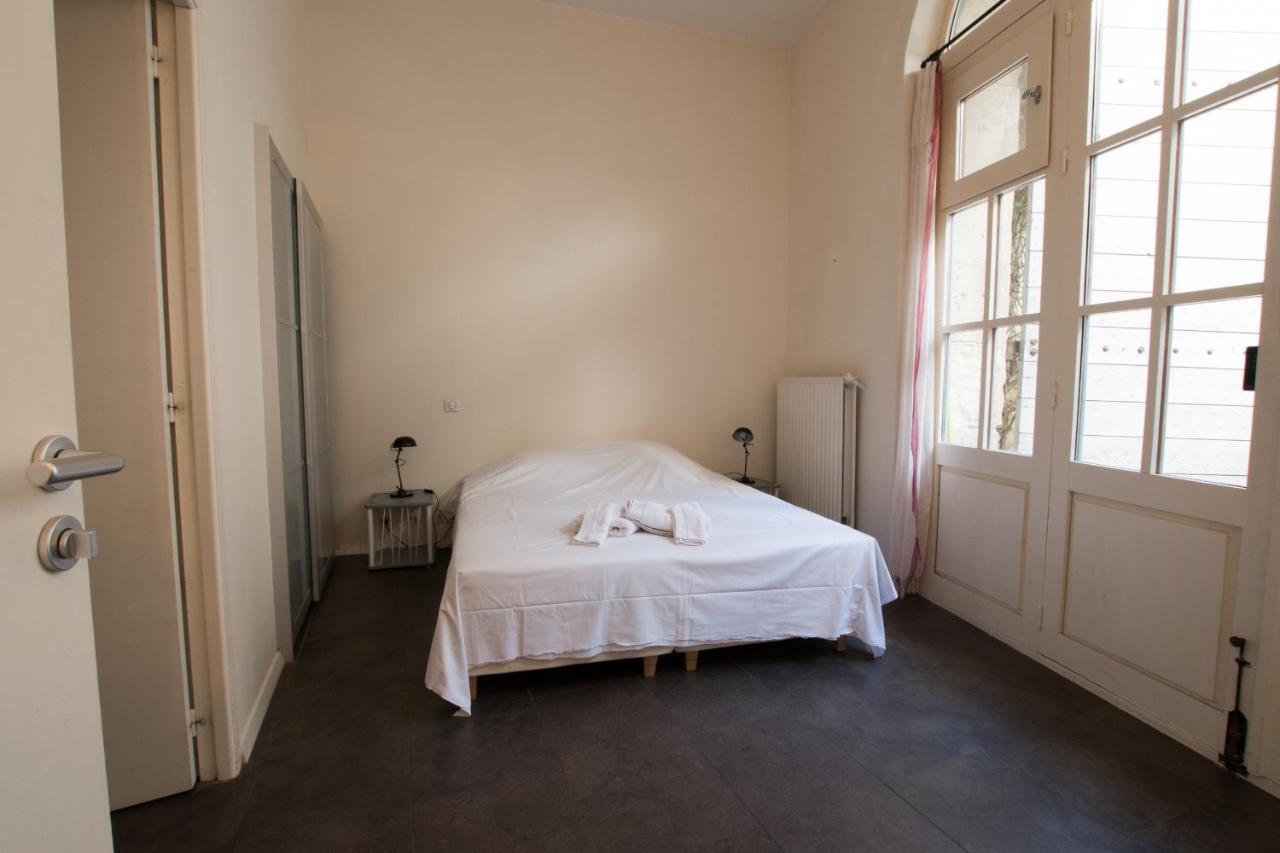Divonne - Loft Cosy Avec Jardin Partage Arles Exterior foto
